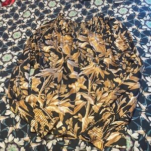 Never worn h&m top perfect for work, school or any occasion